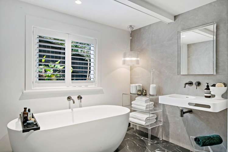 20 Seabreeze Road Narrow Neck_12