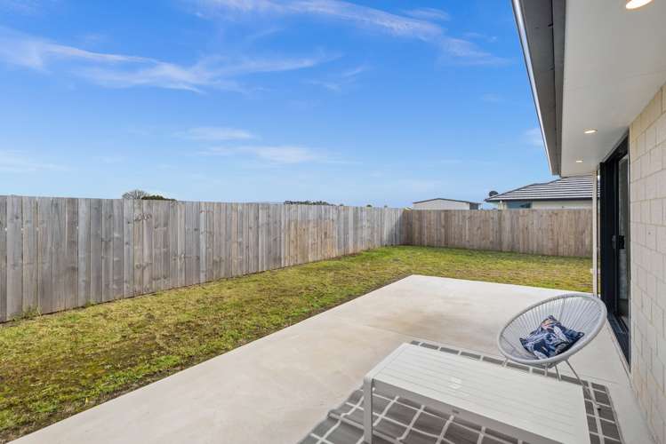 17 Saint Michael Crescent One Tree Point_23