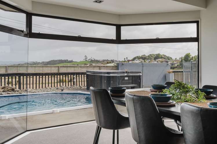 12 Sunny Dale Western Heights_7