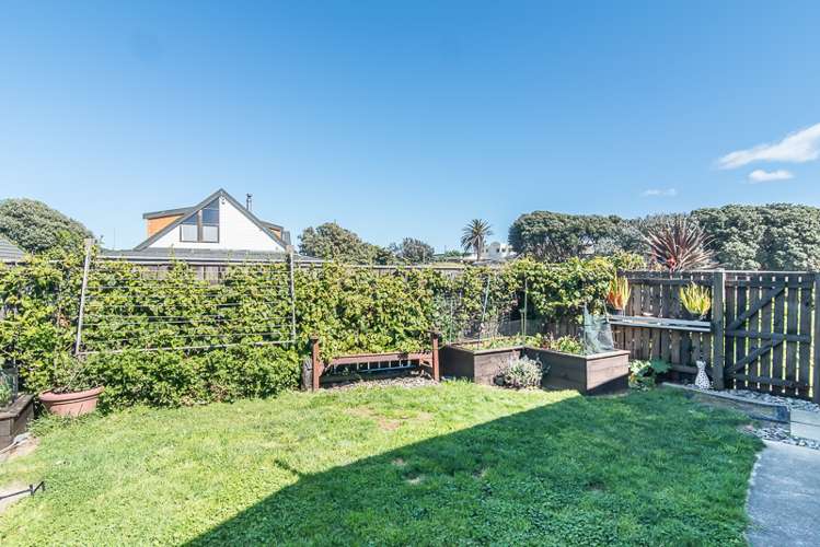 82 Field Way Waikanae Beach_17