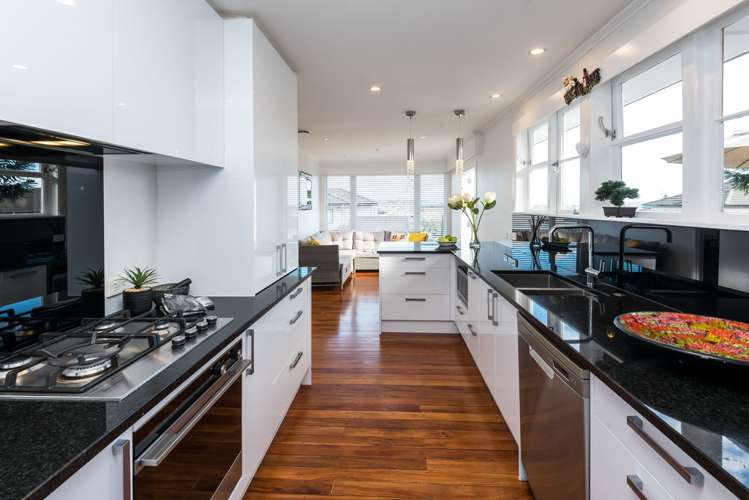 29a Paparoa Road Cockle Bay_10