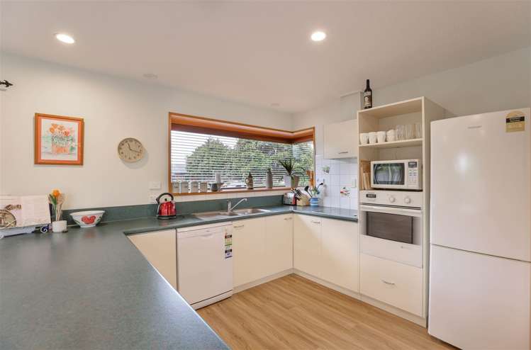 103 Pages Road Allenton_1