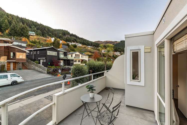 19b Wynyard Crescent Fernhill/Sunshine Bay_21