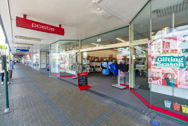 213-215 Oxford Street Levin_1