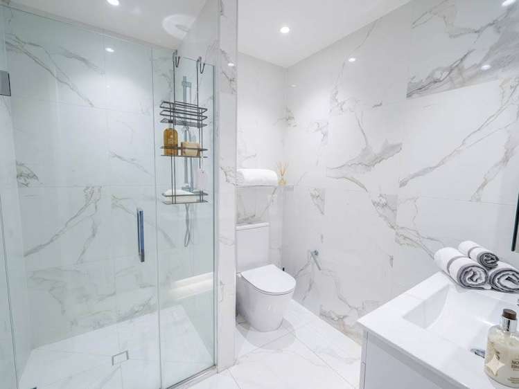 602/41 Beach Road City Centre_6