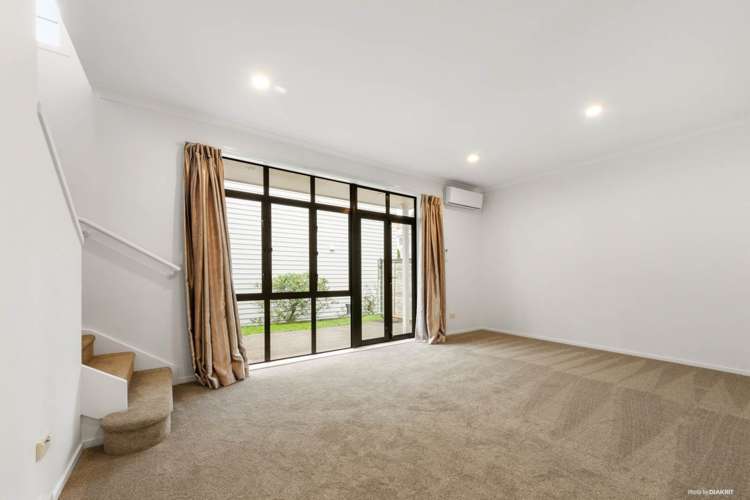 82/1 Ambrico Place New Lynn_5