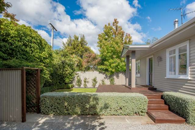 4 Edinburgh Crescent Redwoodtown_1