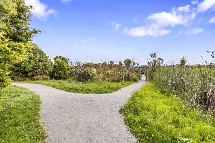 73 Travis Country Drive Burwood_13