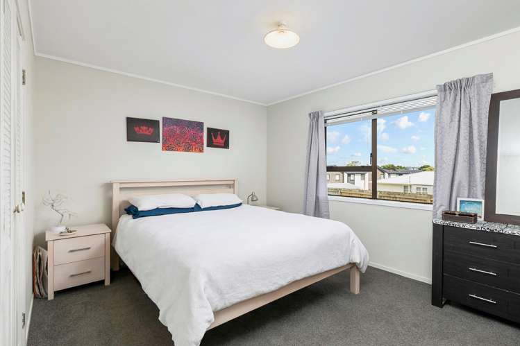 3/6 Harding Avenue Te Atatu South_10