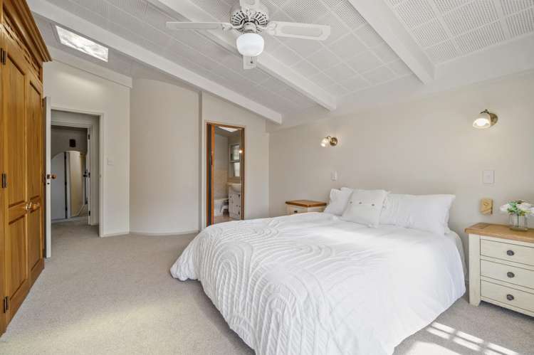 24 Russell Crescent Western Heights_17