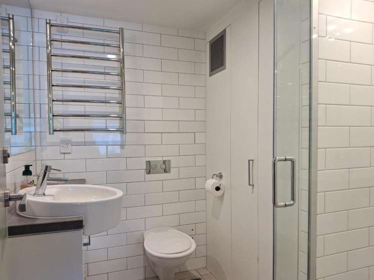 20A/370 Oriental Parade 1322_4