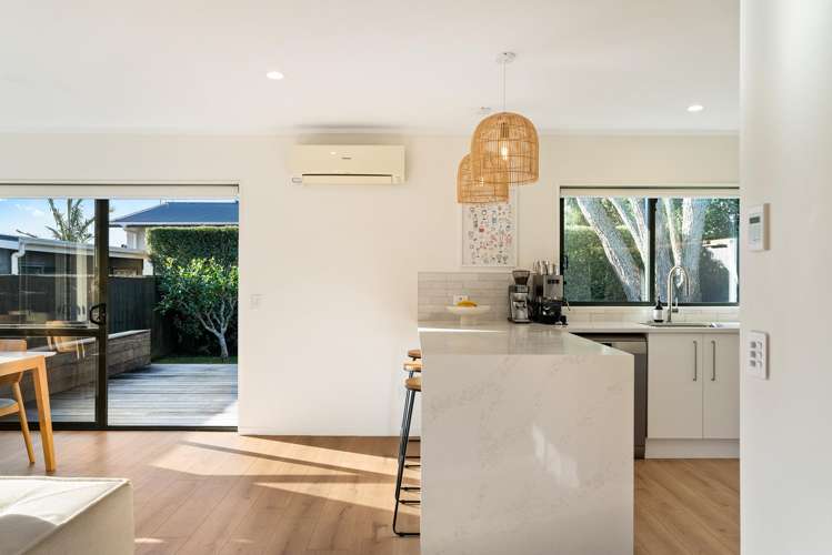 8a Craigbank Avenue New Lynn_5