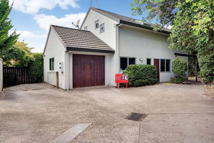 2/25B Abbotsford Street_0