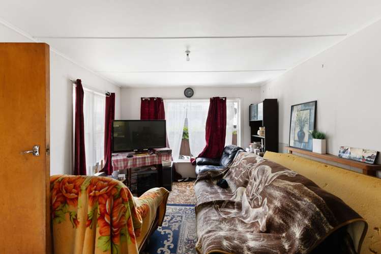 81 Wallace Rd Mangere Bridge_7