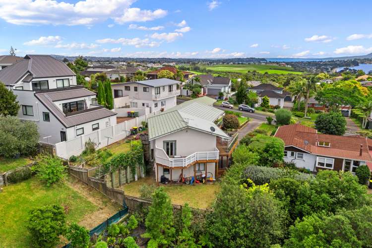 8 Copperfield Terrace Mellons Bay_31