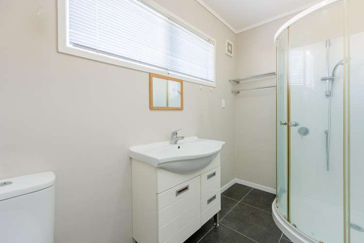 25 Meadway Sunnyhills_21