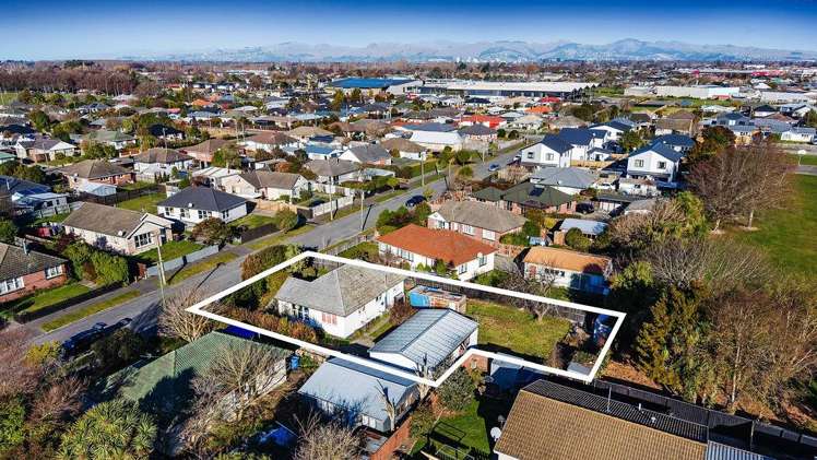 17 Ealing Street Northcote_11