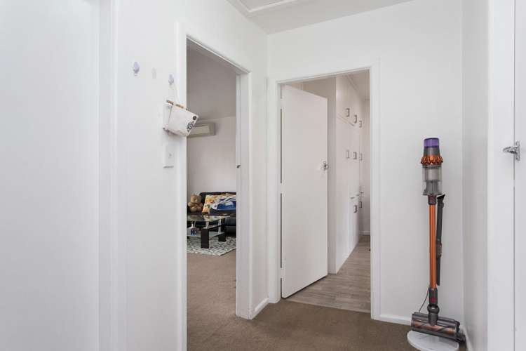 2/9 Curletts Road Sockburn_6