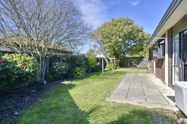 6 Heriott Close Burwood_23