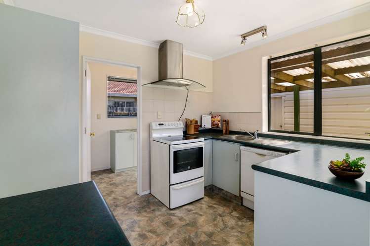 5 Ashmore Place Fairy Springs_8