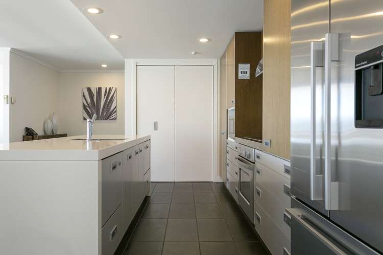 20/225 Lake Terrace Waipahihi_22