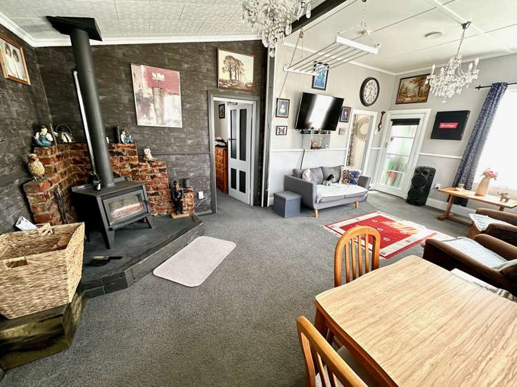 26 Eddystone Street Kaitangata_17