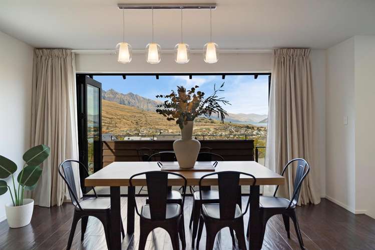 1 Goldleaf Hill Queenstown_32