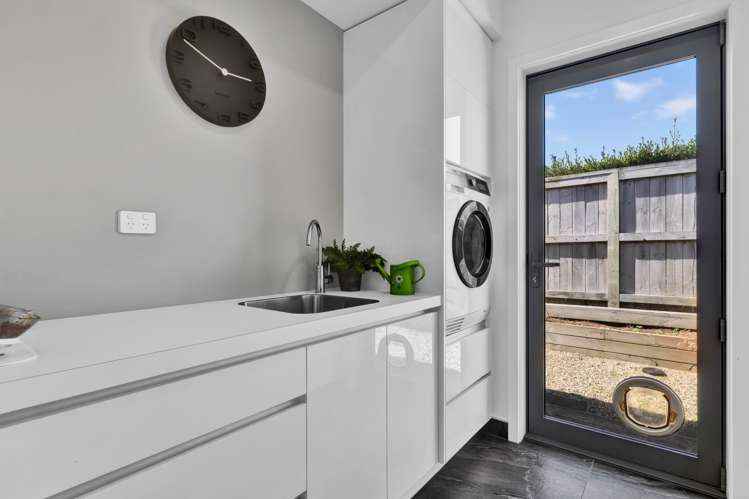 17 Honeyfield Drive Whalers Gate_25