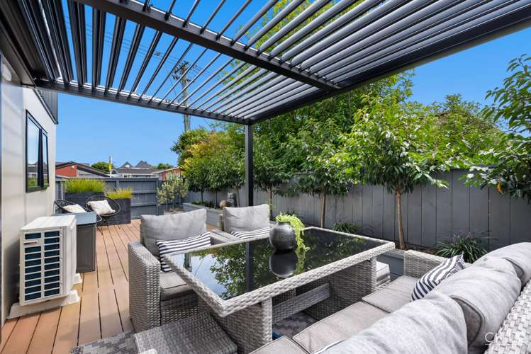 1/51 Kings Crescent Lower Hutt_16