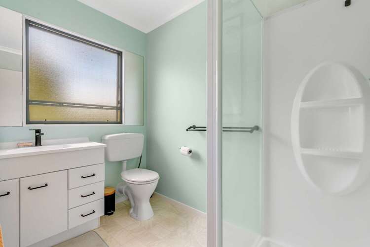 9a Robinson Avenue Holdens Bay_14