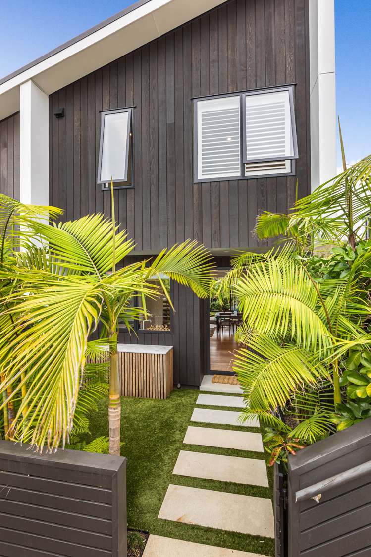 2/37 Glen Atkinson Street St Heliers_1