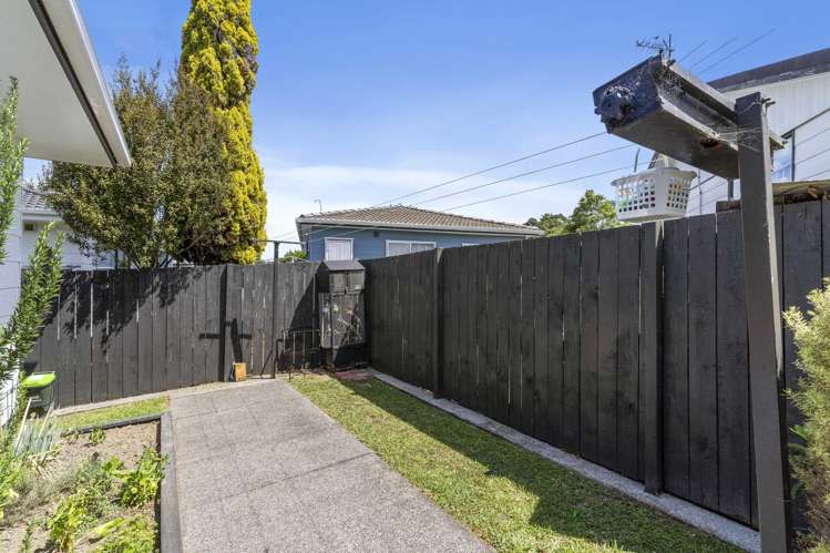 2/63a Colwill Road Massey_28