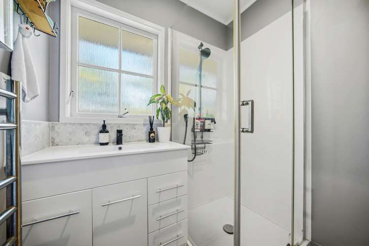 2/220 East Coast Road Forrest Hill_9