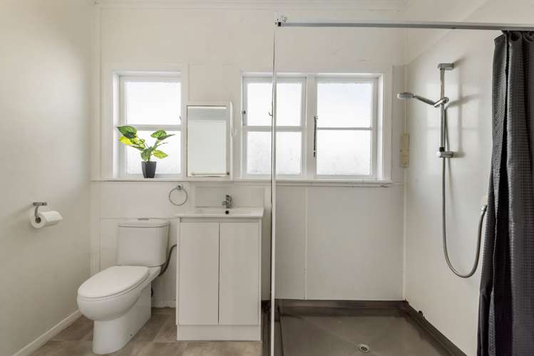 1/112 Carrington Road Mount Albert_15