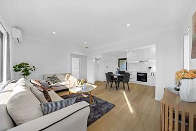 29 Railway Street West_4