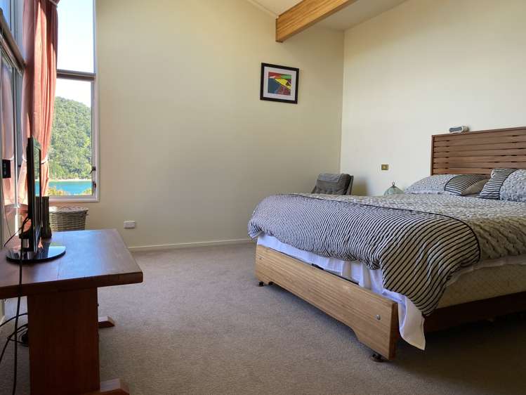 3126 Archers Road Tennyson Inlet_11