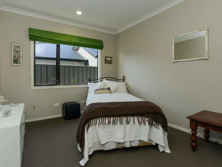 212 Nottingley Road Frimley_11