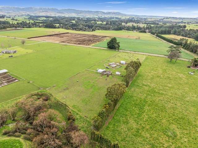 19 Black Road Ashley Clinton_1