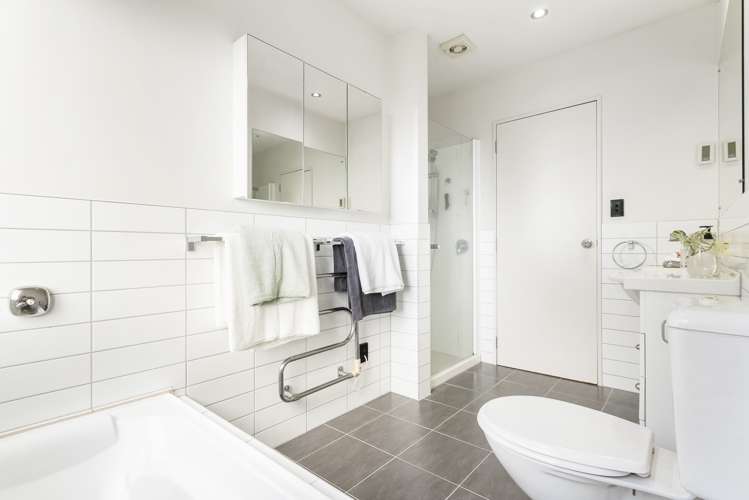 15/22 Northcross Drive Oteha_14