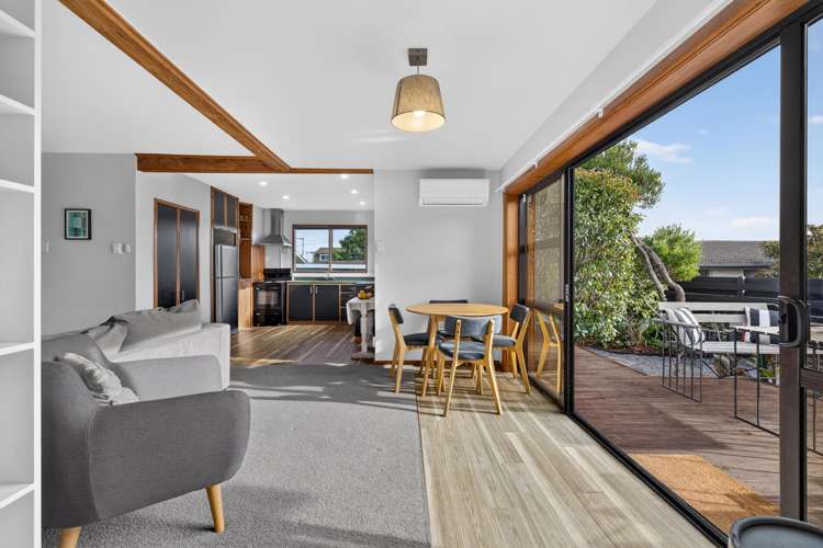 2/146 Beach Road North New Brighton_7