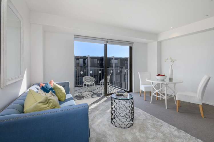 402/4 Bluegrey Avenue Stonefields_2