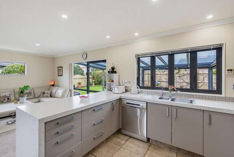 143 Milne Drive Paraparaumu_4