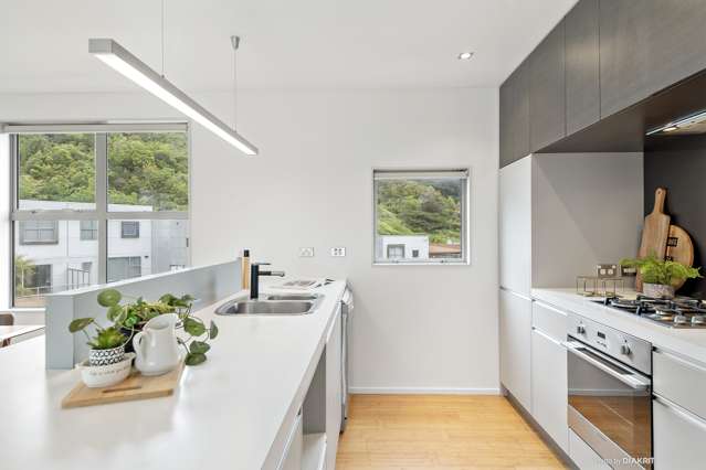 65 Saddleback Grove Karori_3