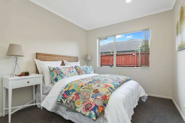 22 Belfry Place Wattle Downs_13