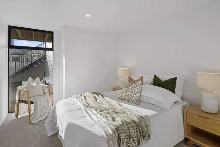 35 Te Awakura Terrace Mount Pleasant_17