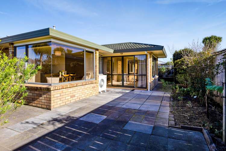 1/2 Waiwera Place Merrilands_24