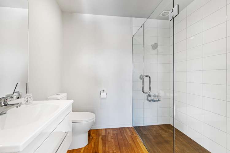 21 Frye Crescent Albert Town_17