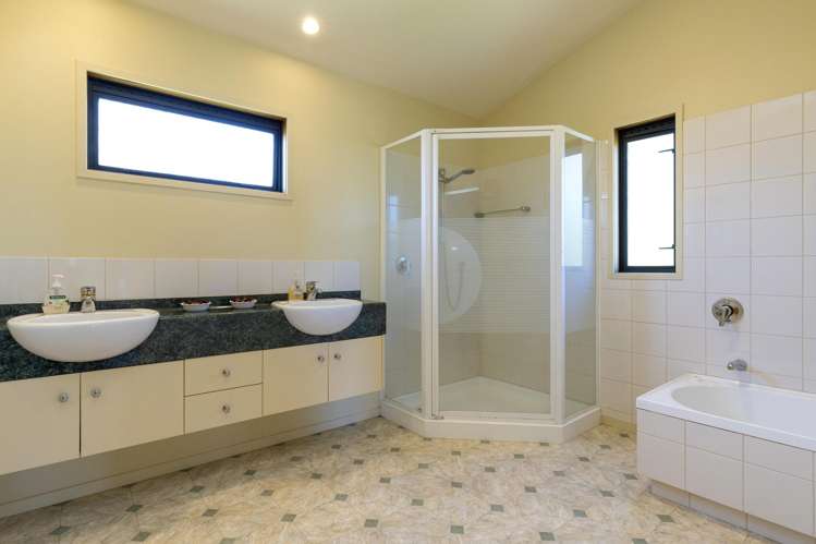 8A Chad Street Rainbow Point_17