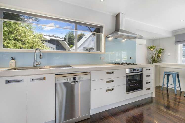 188 Golf Road Titirangi_7