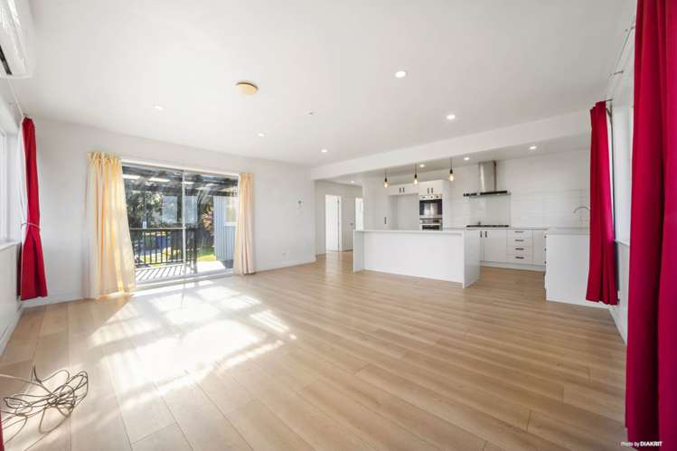44 Chorley Avenue Massey_16